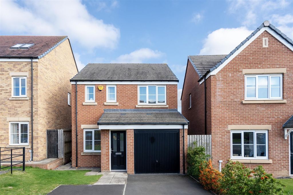 Property photo 1 of 9 External