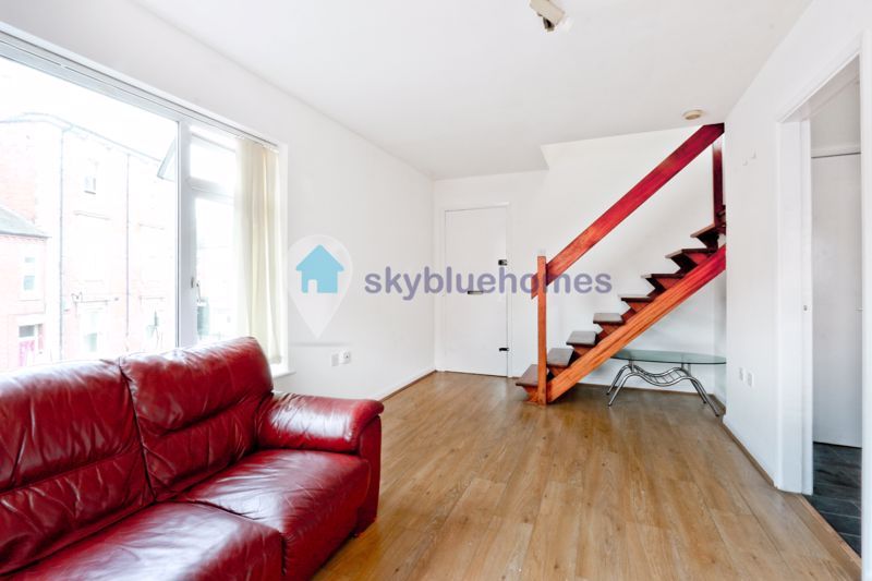 Property photo 2 of 10 Photo 3