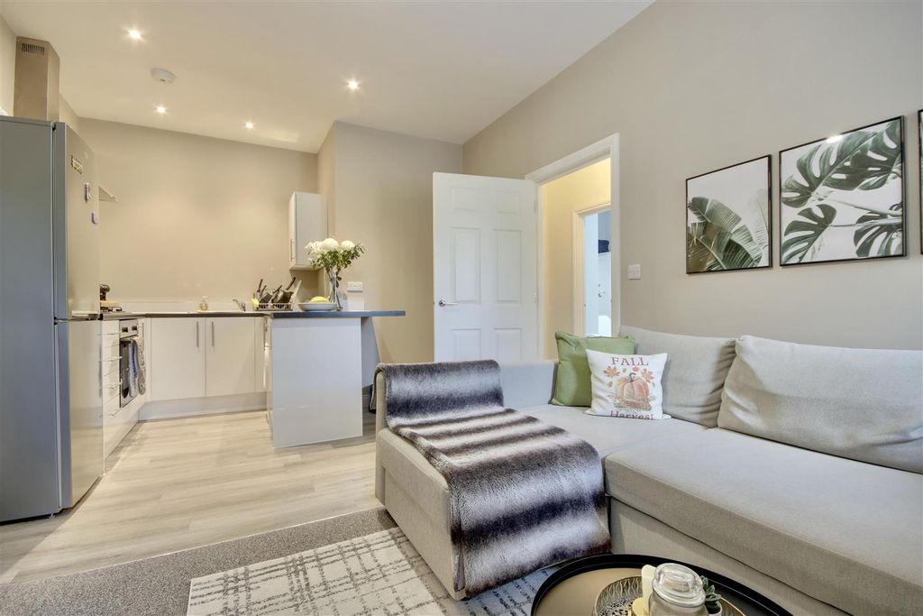 Property photo 1 of 13 E1E23E2B-4190-4F01-810A-8Ed228F2E432_1_201_A.Jpeg