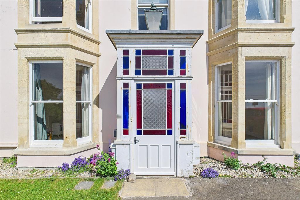 Property photo 2 of 24