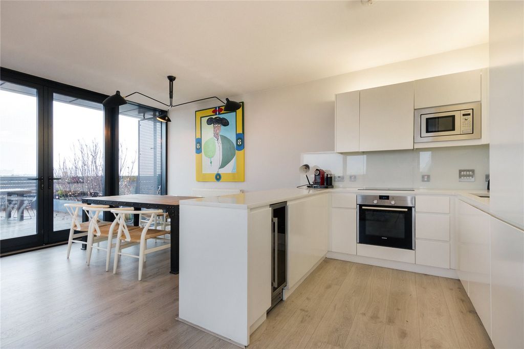 Property photo 3 of 12 Kitchen/Diner