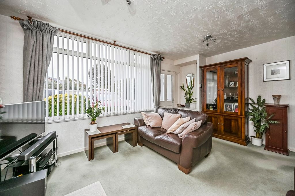 Property photo 2 of 16 Photo