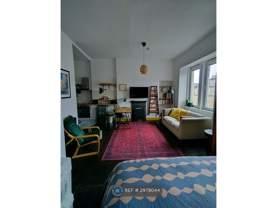 Property photo 3 of 13 Living/Dining Area