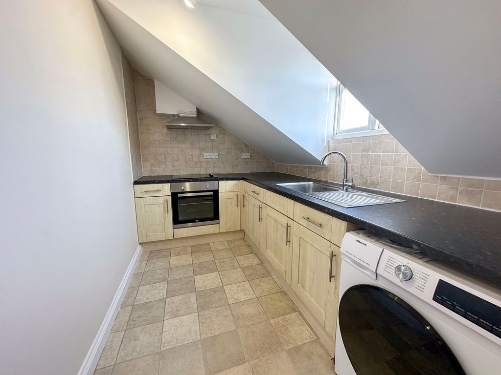 Property photo 3 of 6 Photo 11