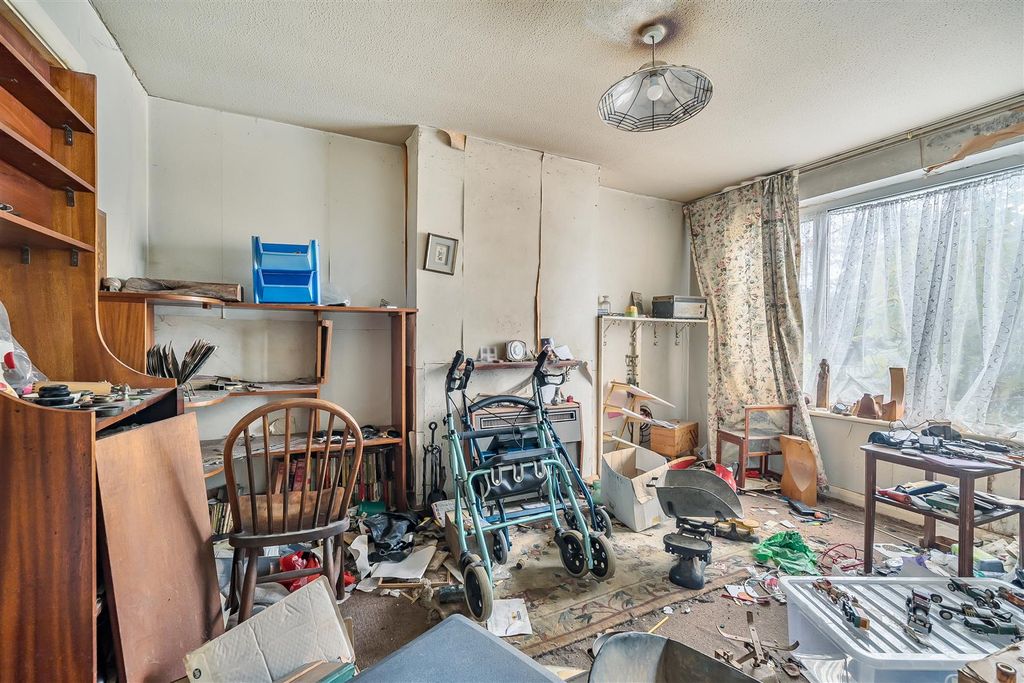 Property photo 3 of 12 1372464-12-6900F55d36856.Jpg