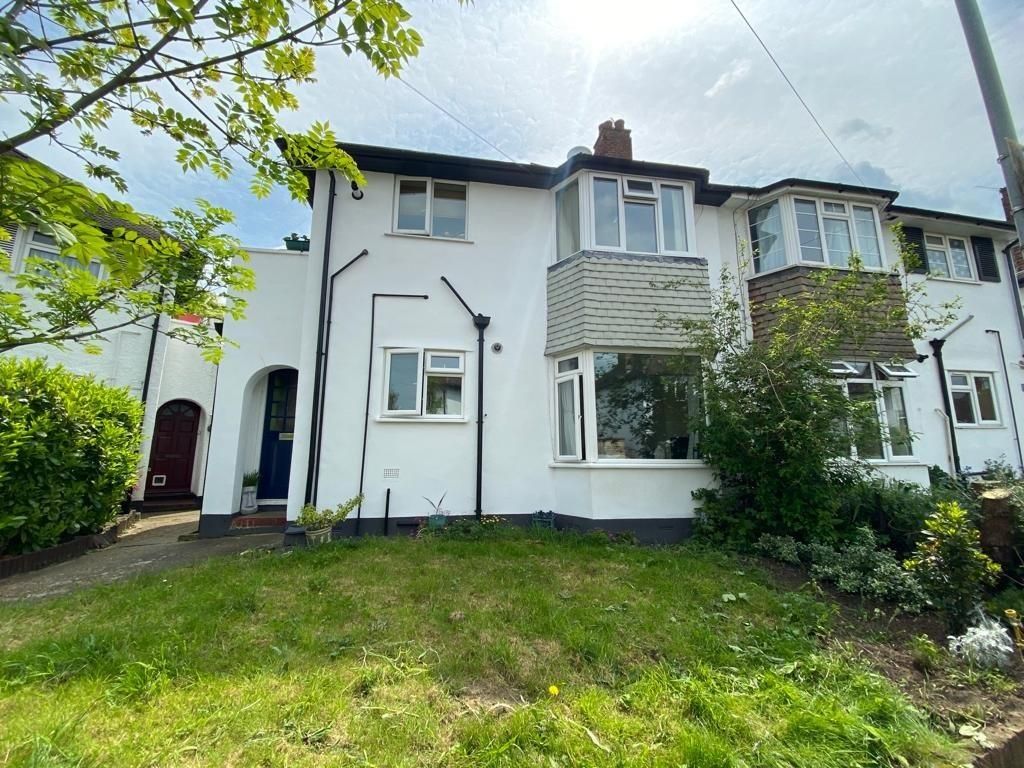 Property photo 1 of 10 Outside View