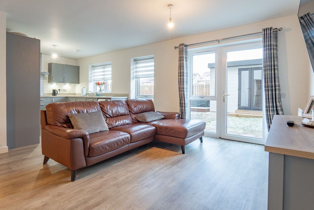 Property photo 2 of 37