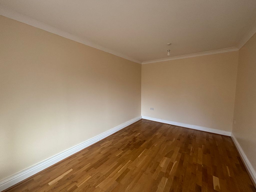 Property photo 2 of 11 Living Room