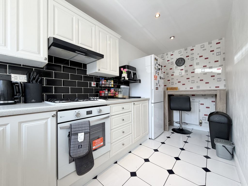 Property photo 2 of 16