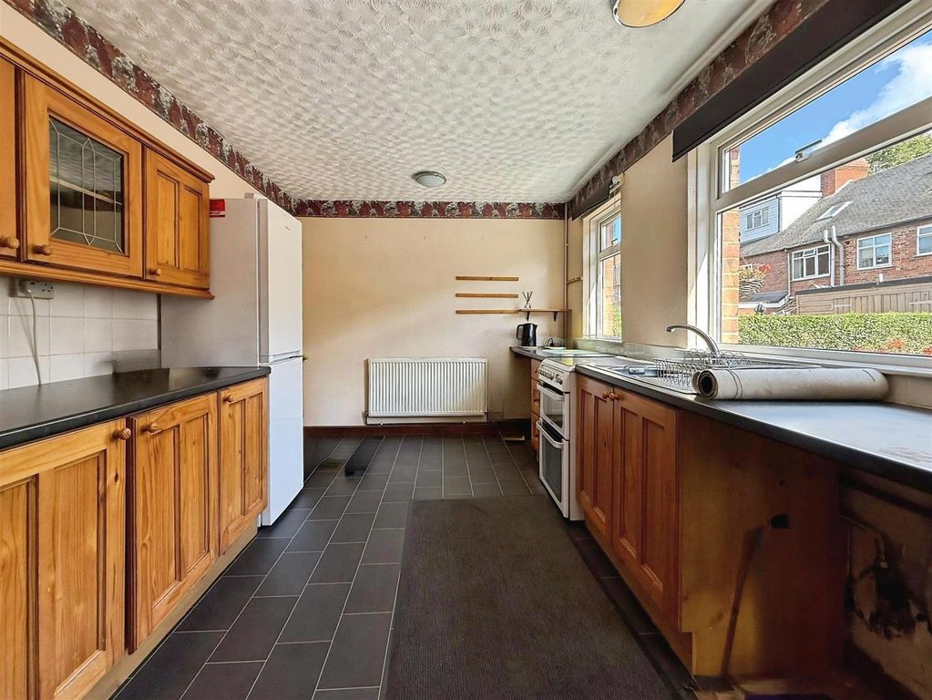 Property photo 3 of 18 Kitchen