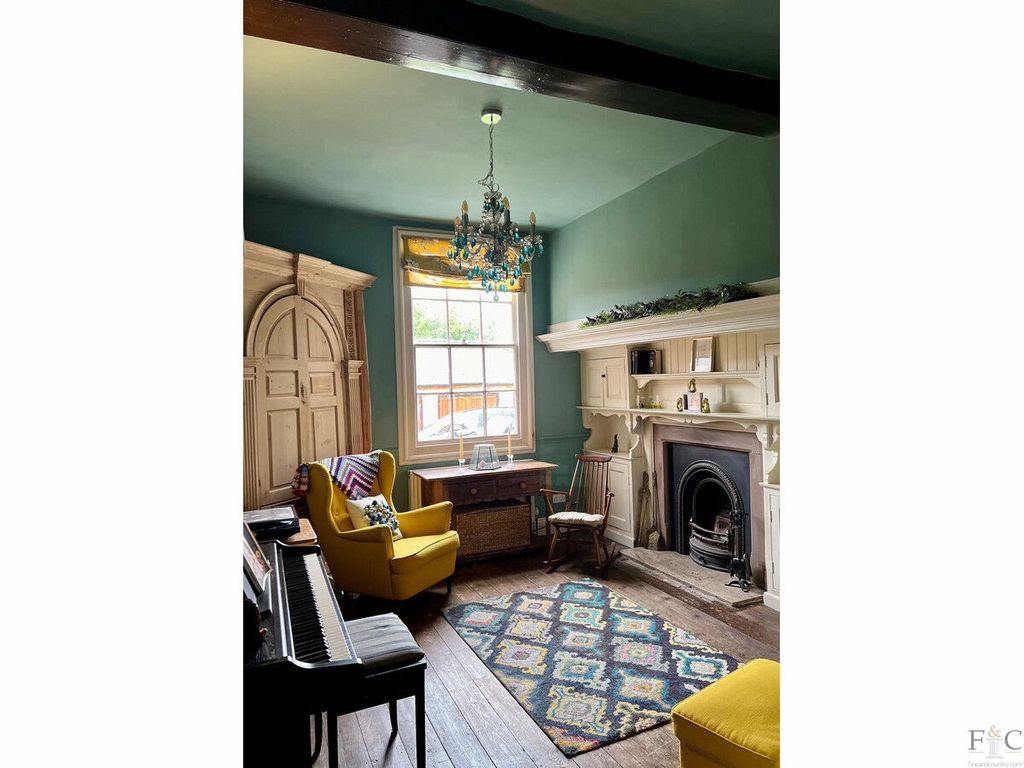 Property photo 2 of 42