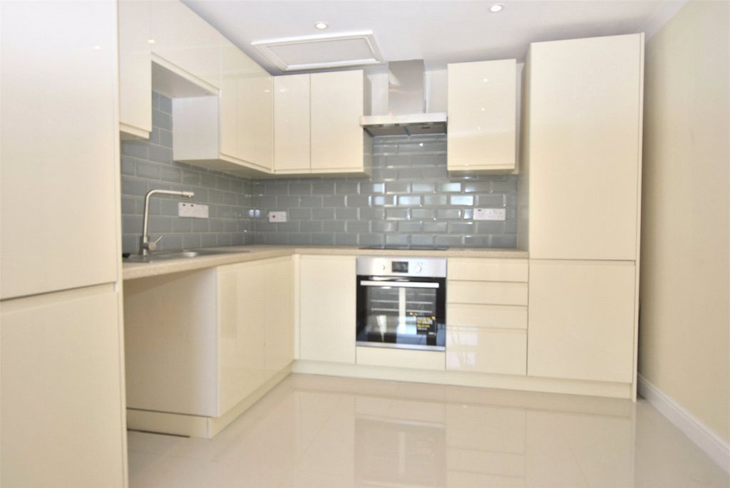 Property photo 1 of 8 Kitchen