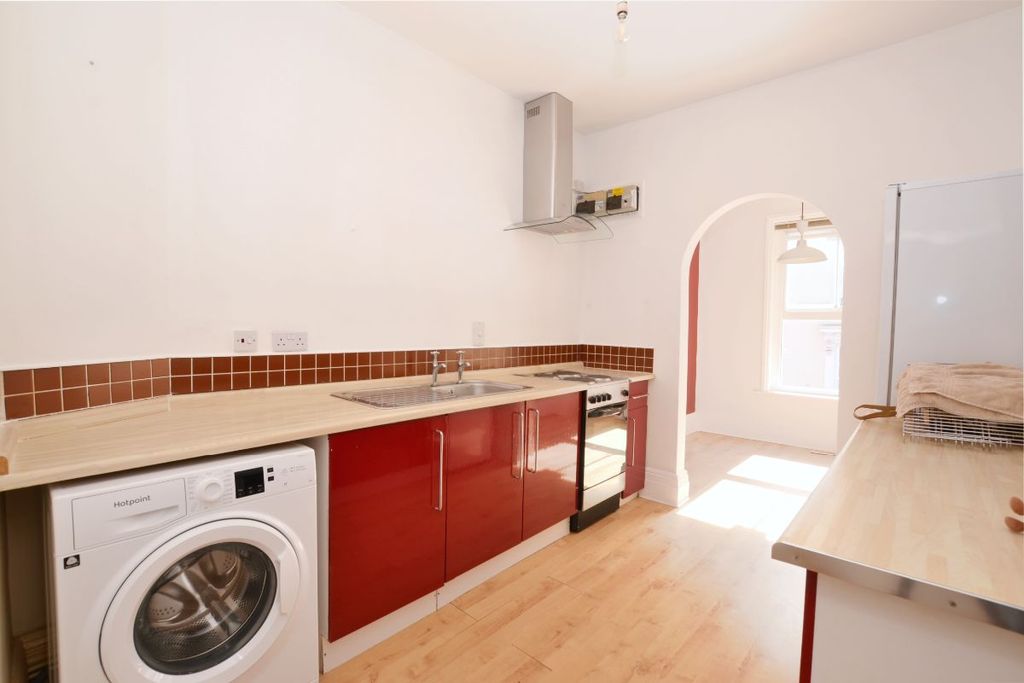 Property photo 2 of 4