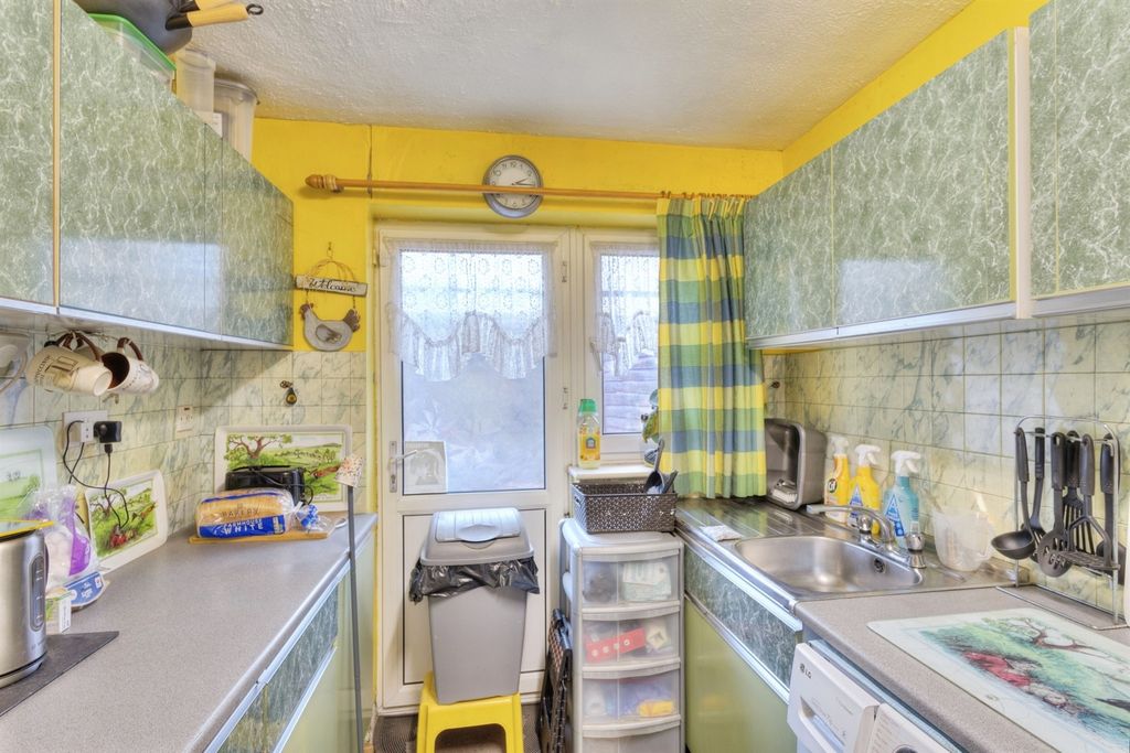 Property photo 3 of 19