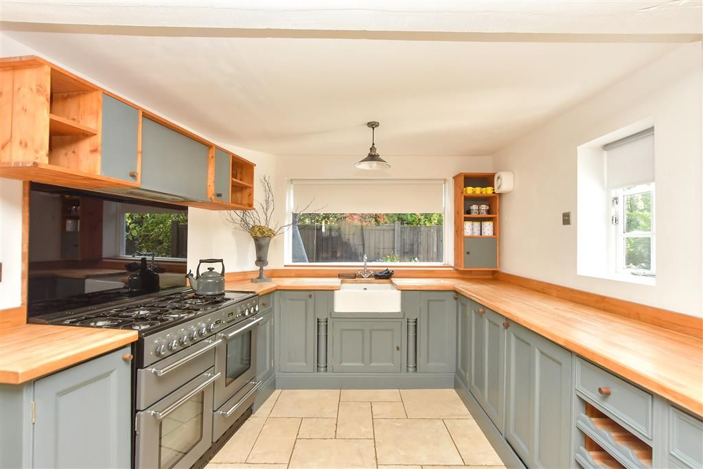 Property photo 2 of 22 Kitchen/Breakfast Room