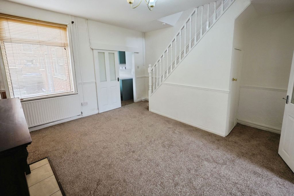 Property photo 3 of 10 Pbox-Img.Jpg