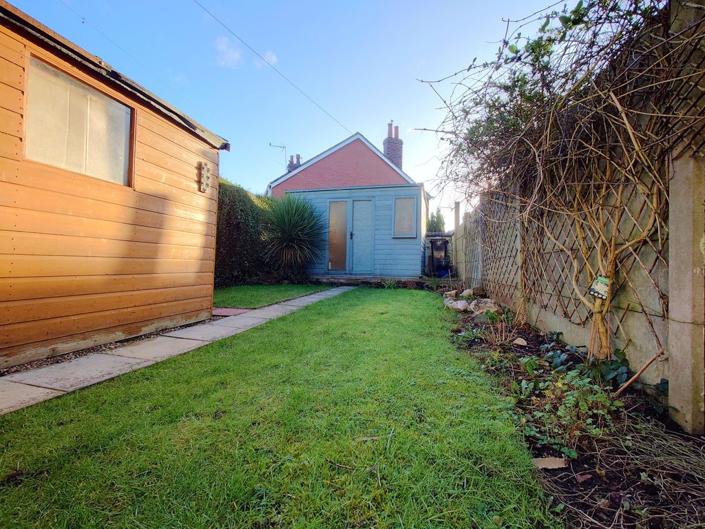 Property photo 2 of 31