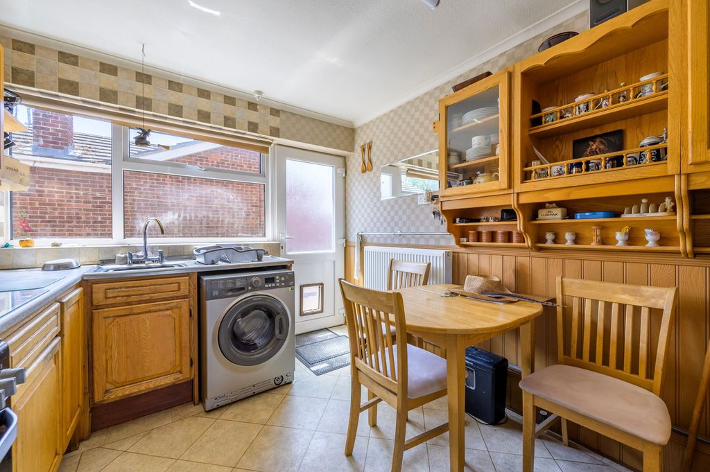 Property photo 3 of 14