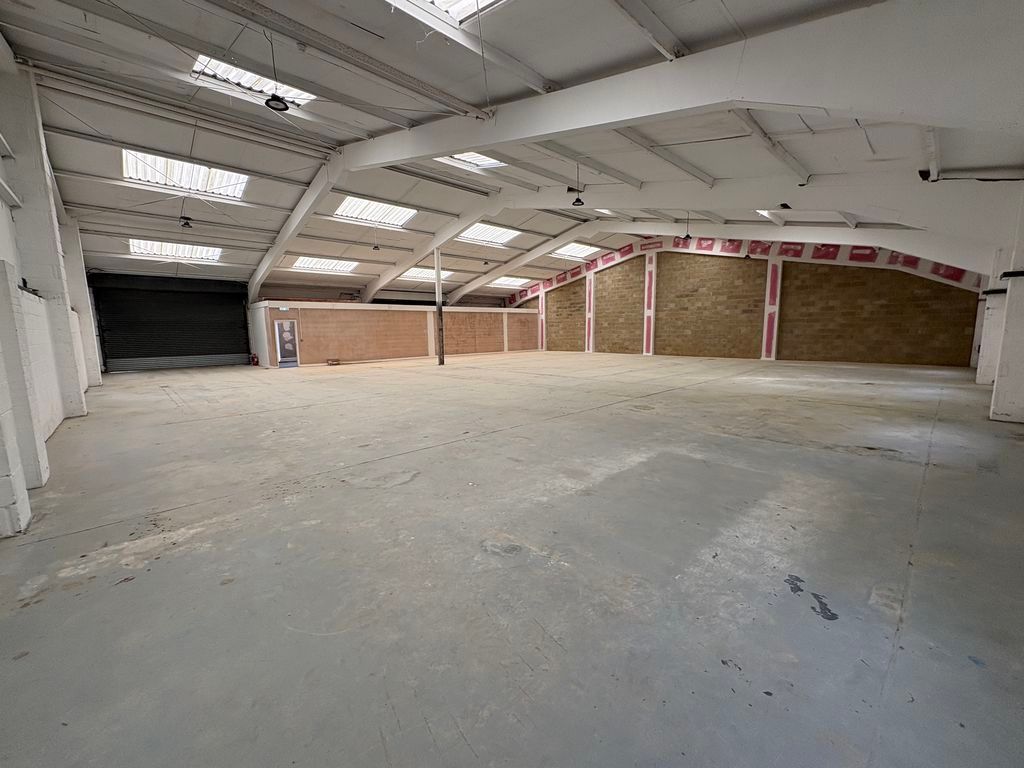 Property photo 3 of 9 Photo 2