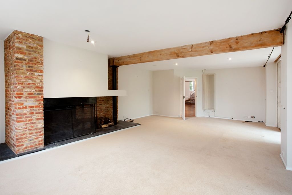 Property photo 3 of 27