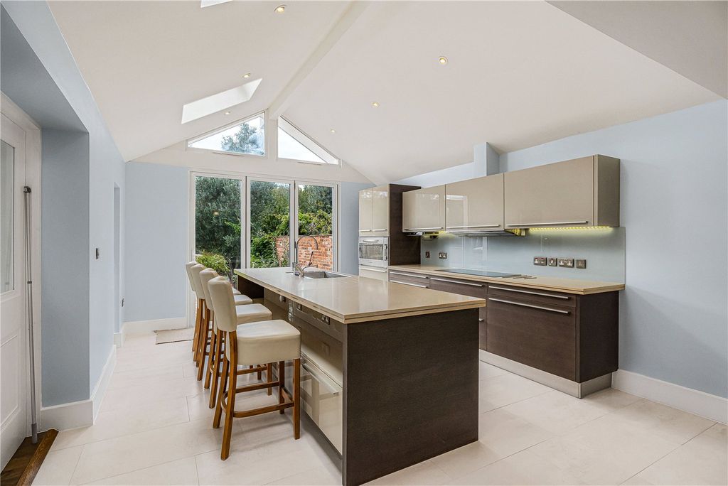 Property photo 1 of 14 Picture No. 05