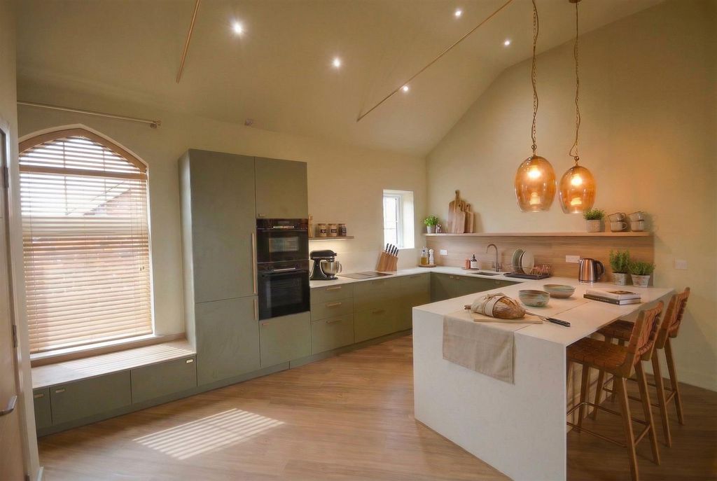 Property photo 1 of 5 Kitchen1.Jpg