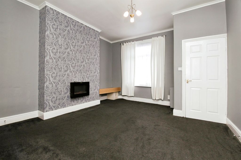 Property photo 2 of 17 Image