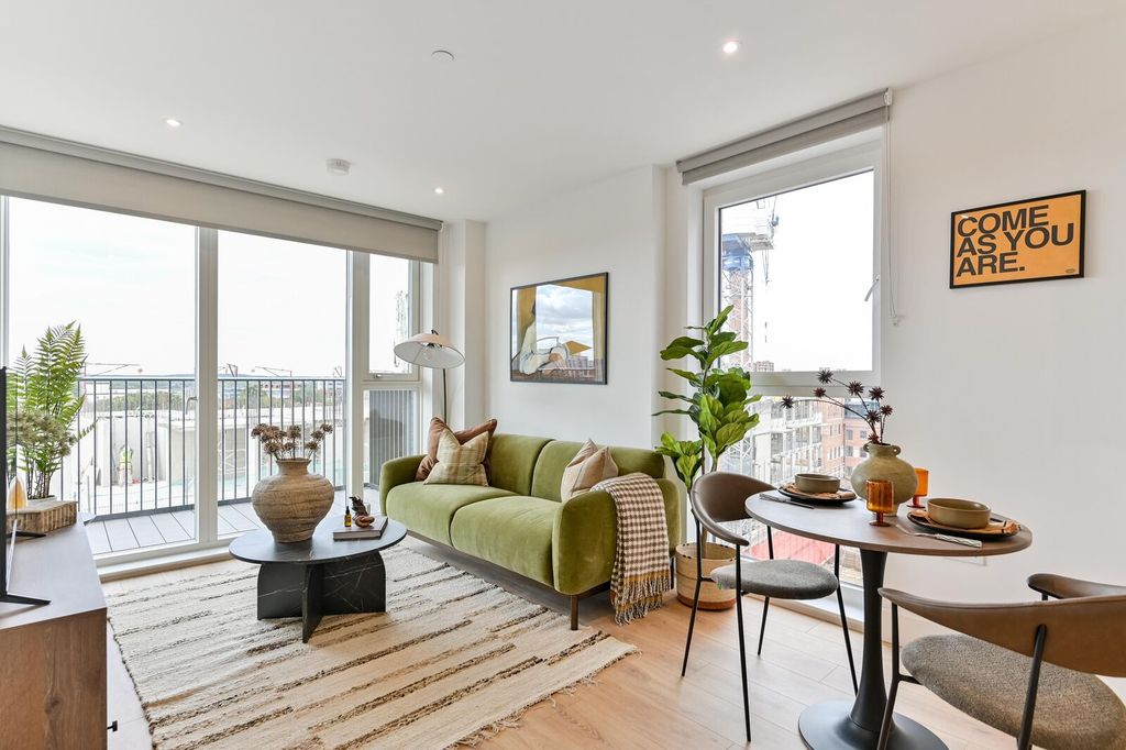 Property photo 1 of 71