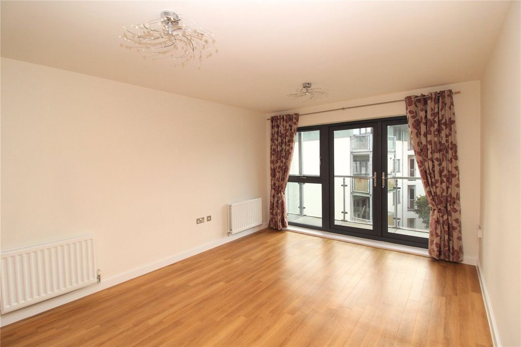 Property photo 2 of 9 Lounge