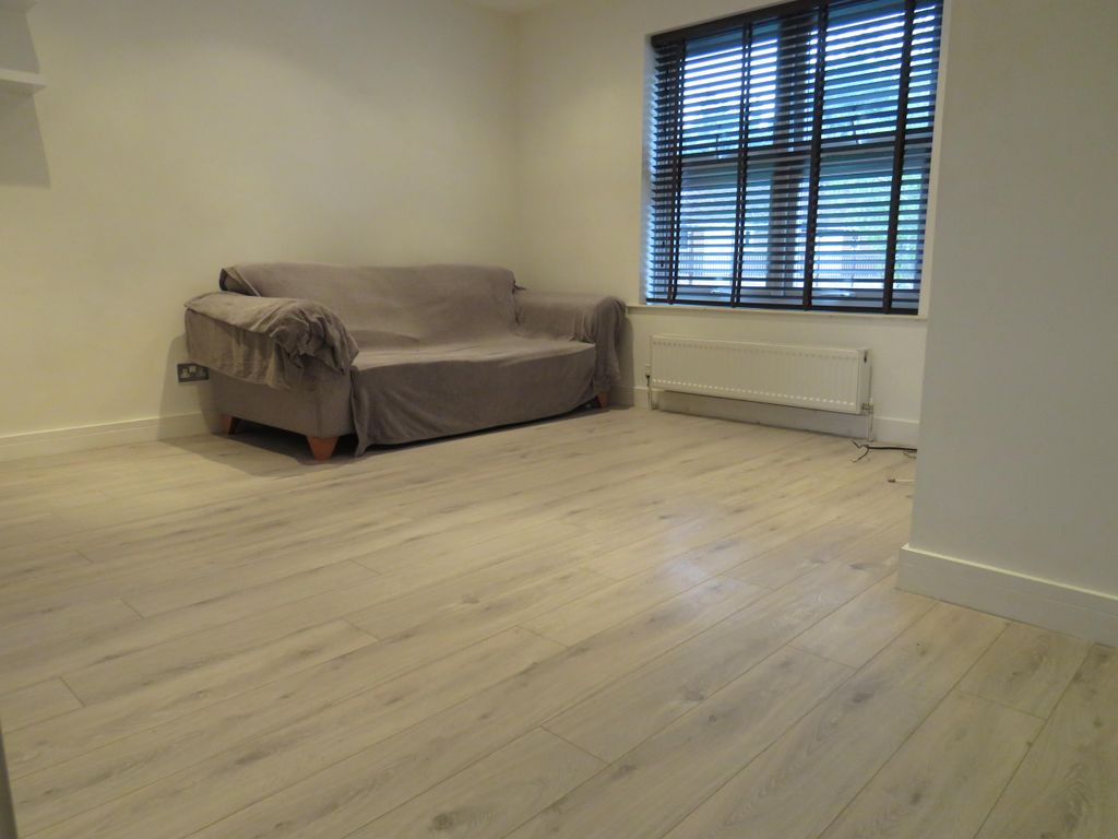 Property photo 3 of 5 Living Room