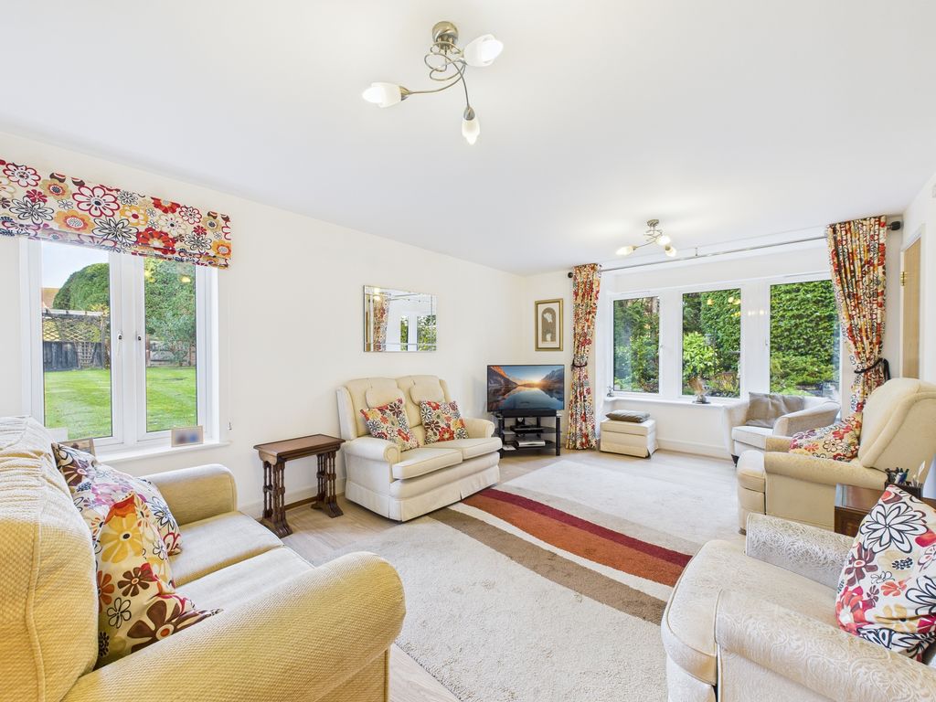 Property photo 2 of 20 Cam04018G0-Pr0399-Still004