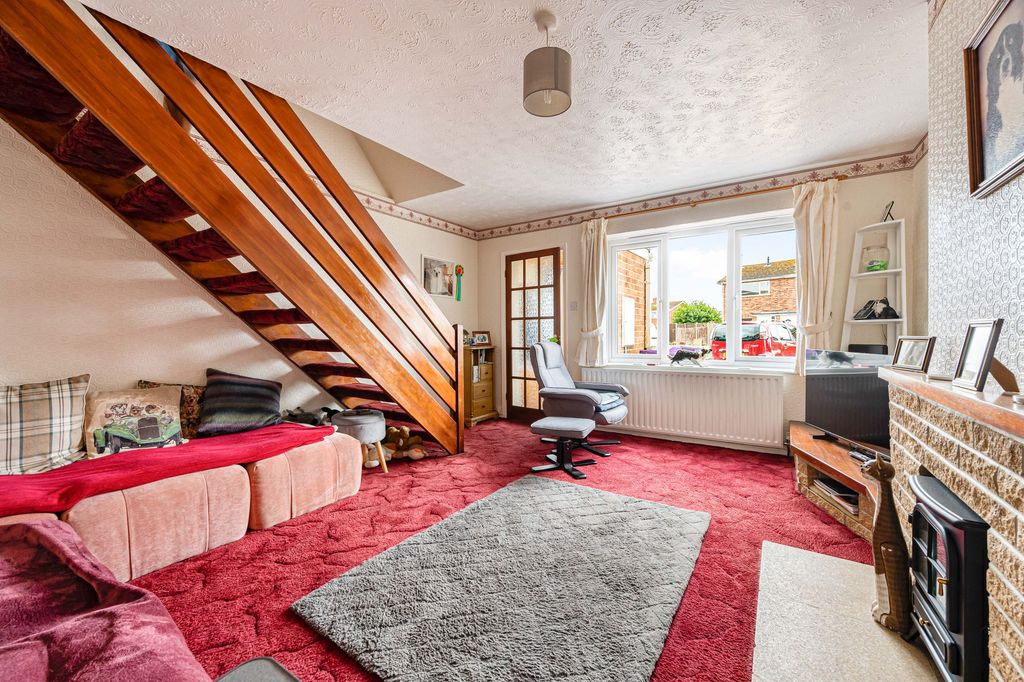 Property photo 2 of 17