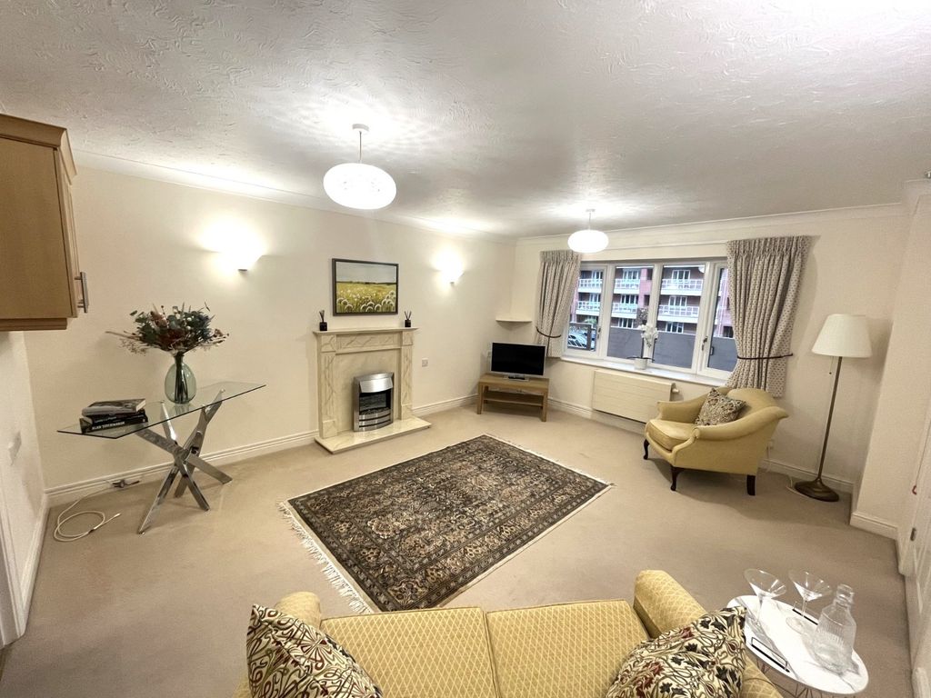 Property photo 2 of 11 Picture No. 14