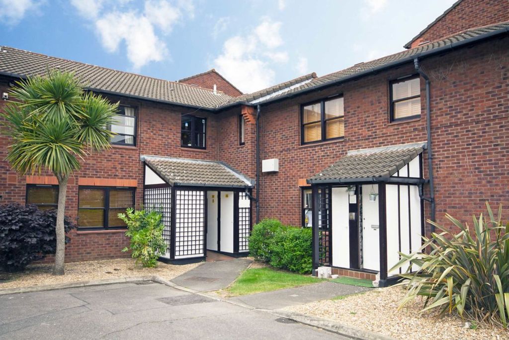 Property photo 1 of 5