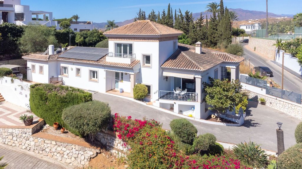 Property photo 1 of 38