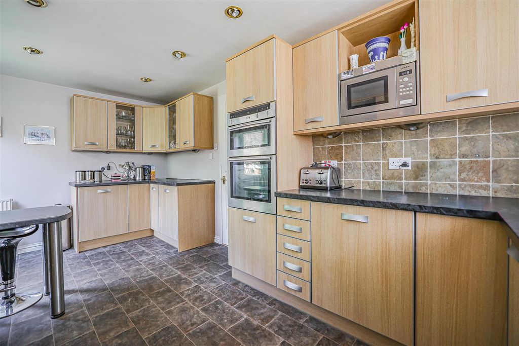 Property photo 2 of 27 980A0740.Png