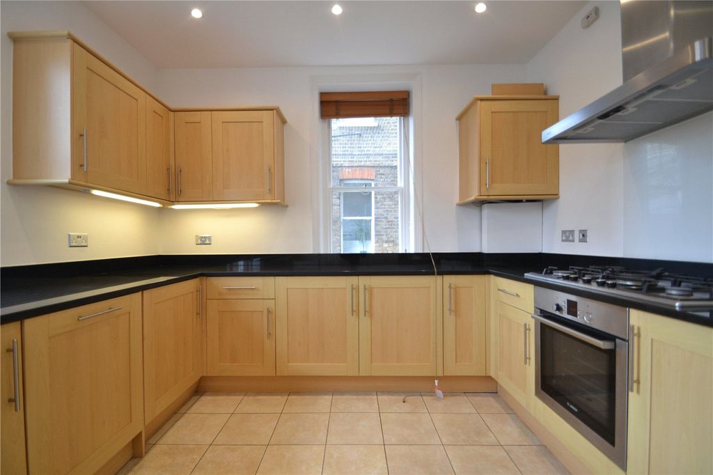 Property photo 2 of 9 Picture No. 10