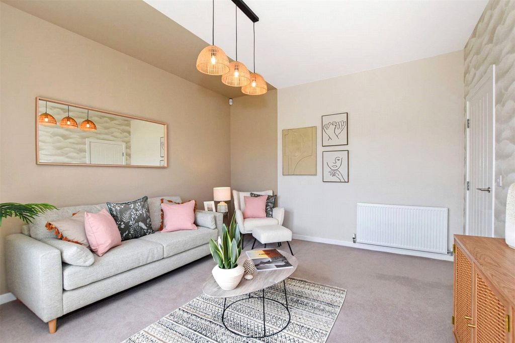 Property photo 2 of 23 Lounge