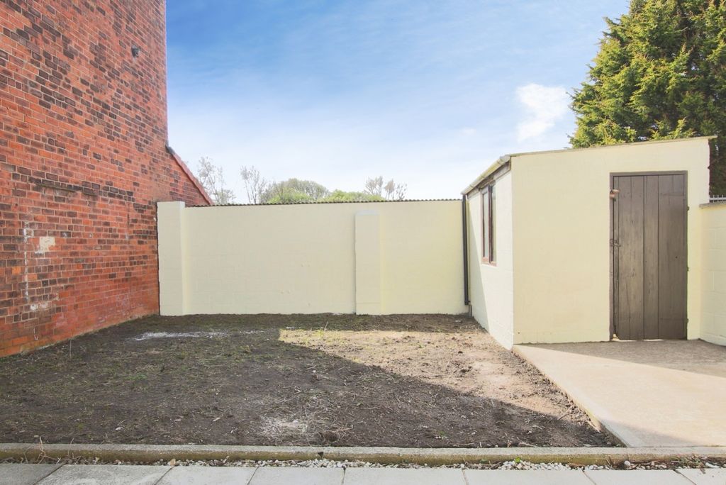 Property photo 2 of 15 5039762