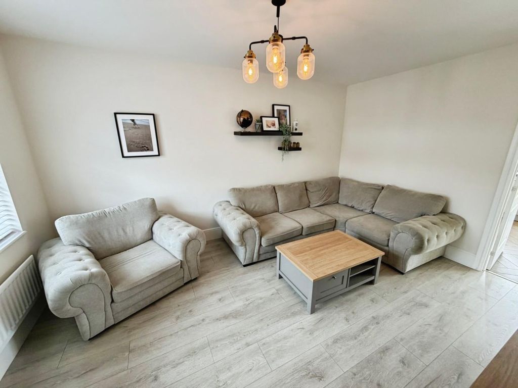 Property photo 3 of 46 A90c4B26-7-4A9B-A4D5-42D09B222CC7-6724-0000029A48C