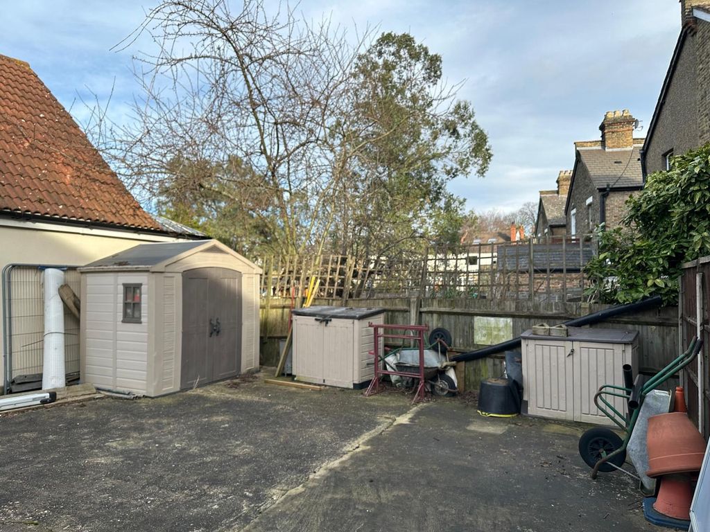 Property photo 3 of 10