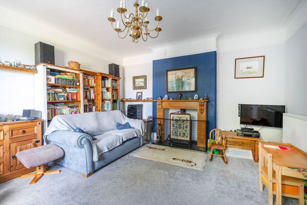 Property photo 2 of 21
