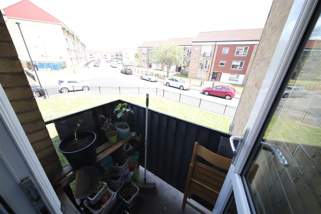 Property photo 2 of 10 Balcony.Jpg