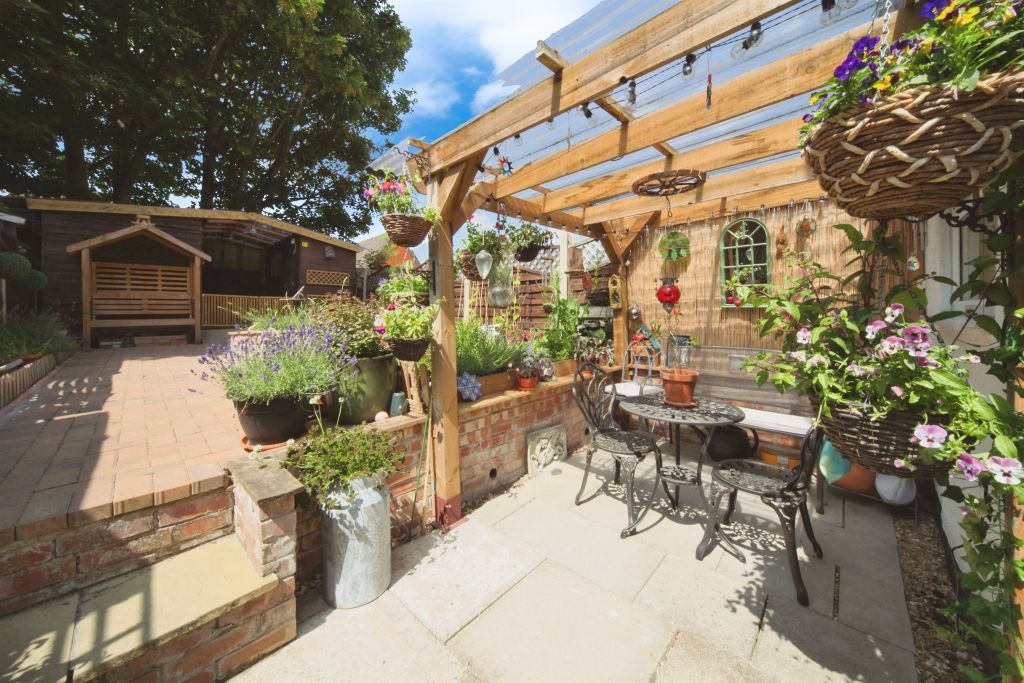 Property photo 2 of 11