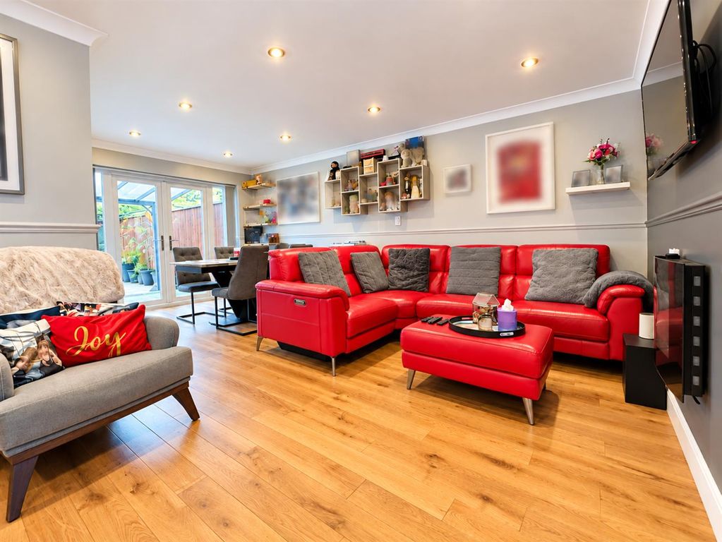 Property photo 3 of 12 Lounge/Diner: