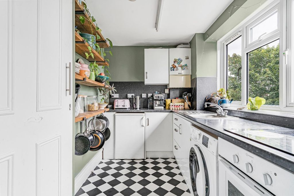 Property photo 2 of 17 5_60940.Jpg