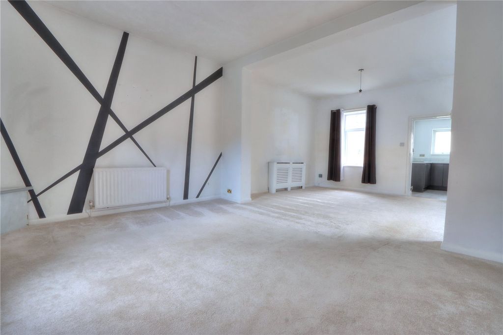 Property photo 2 of 11 Picture No. 23