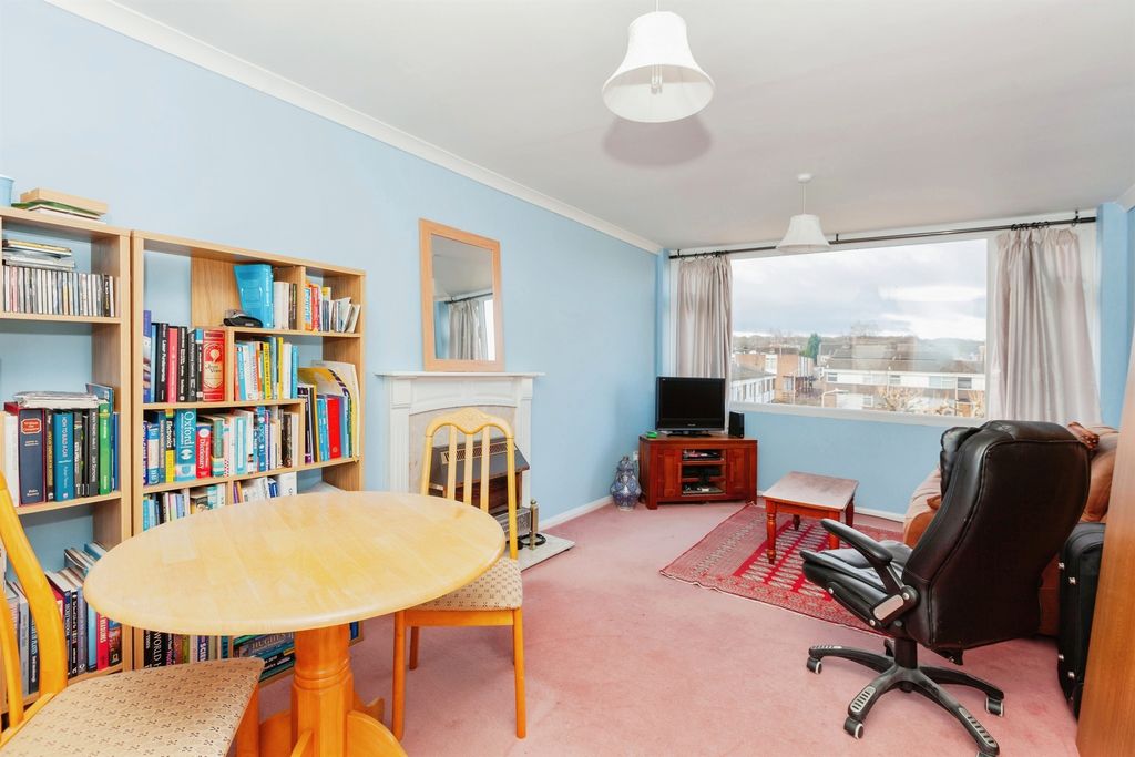 Property photo 3 of 14