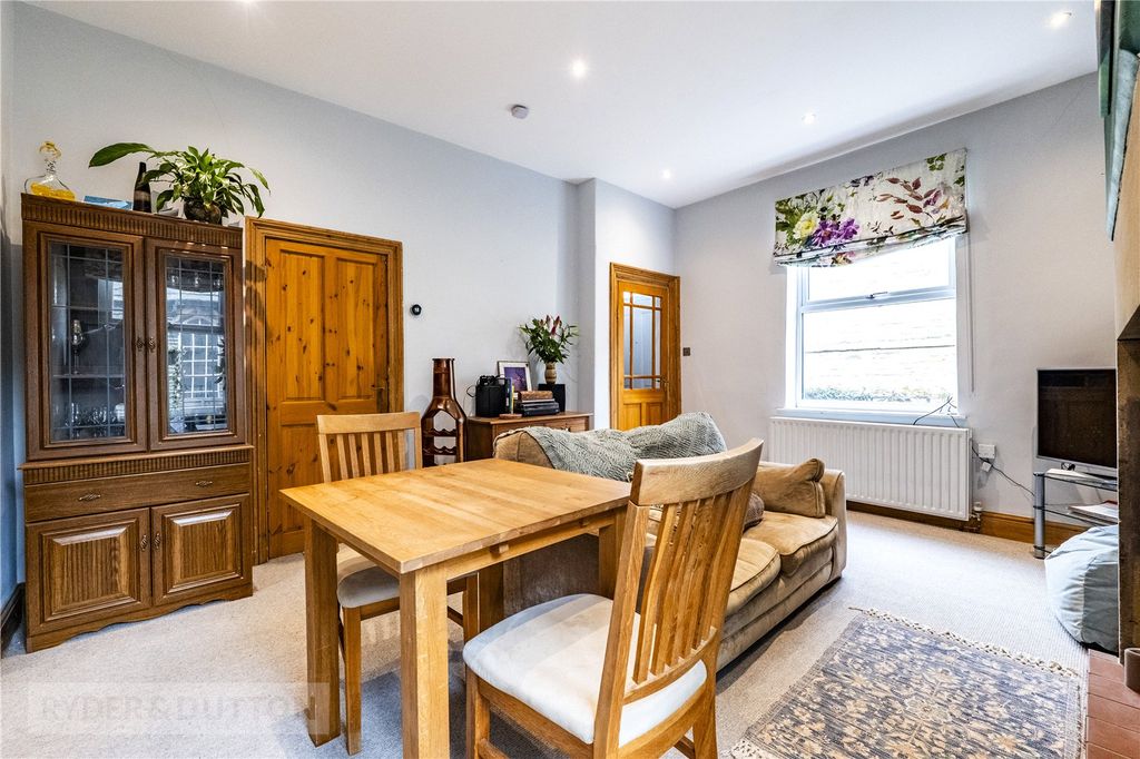 Property photo 3 of 17 Living Room