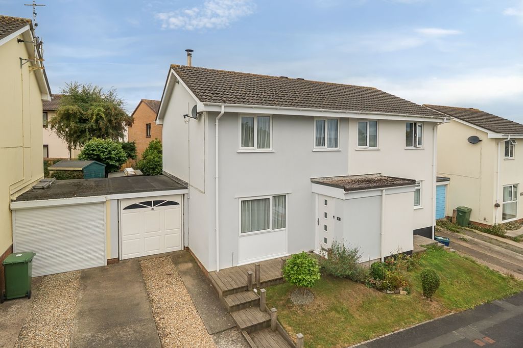 Property photo 1 of 16 1341388-1-68A5c4A117F82